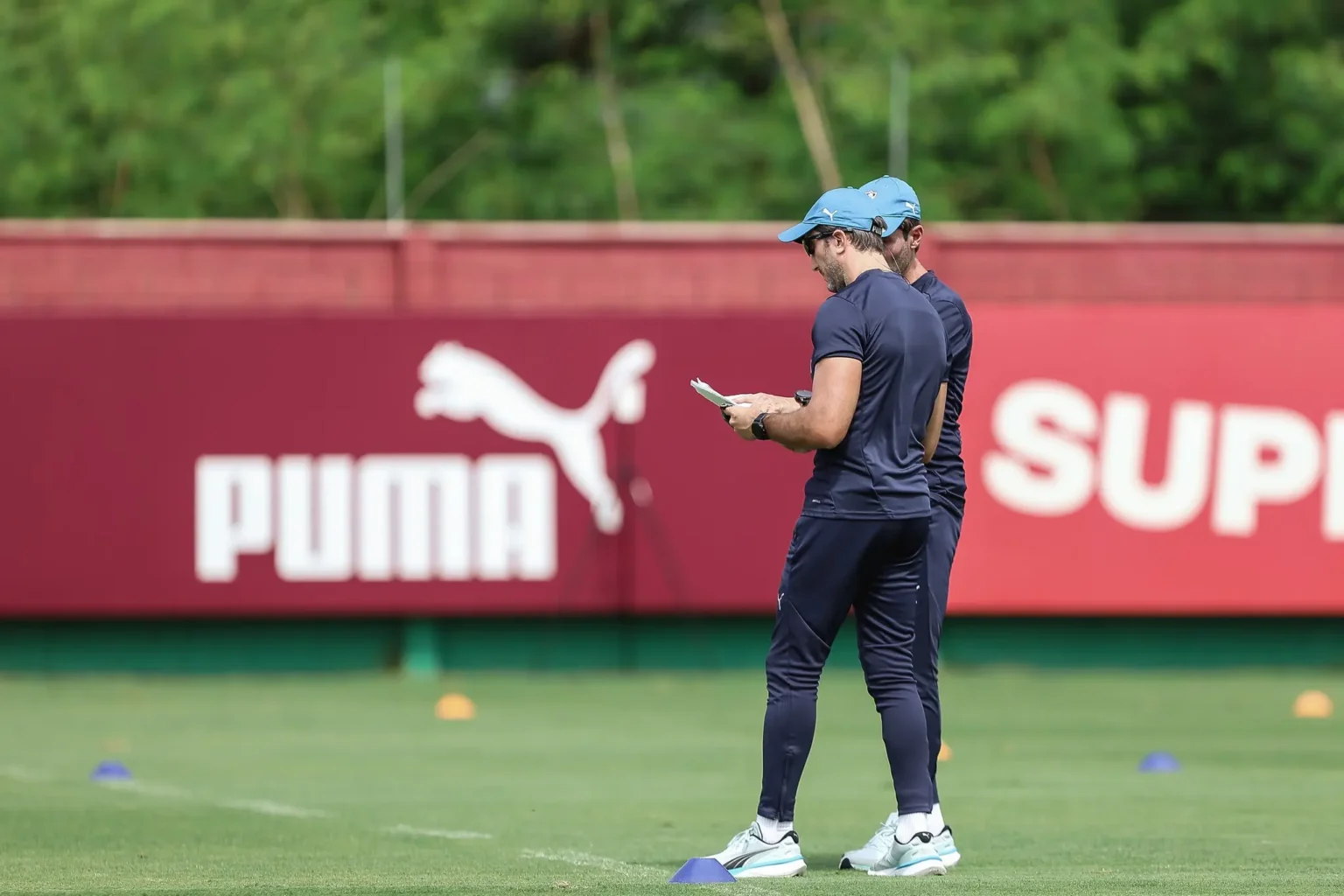 Fluminense divulga lista de relacionados sem Savarino e Everaldo para o jogo contra o Bahia