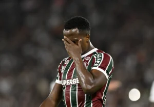 Fluminense pondera e mantém planejamento apesar de Arias