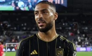 Fluminense enfrenta entrave em nova exigência do LAFC e contratação de Bouanga se complica.