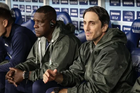 Fluminense avalia reforços após saídas de jogadores com Zubeldía