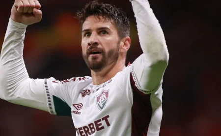 Fluminense libera Everaldo e Athletico-PR avança no mercado da bola