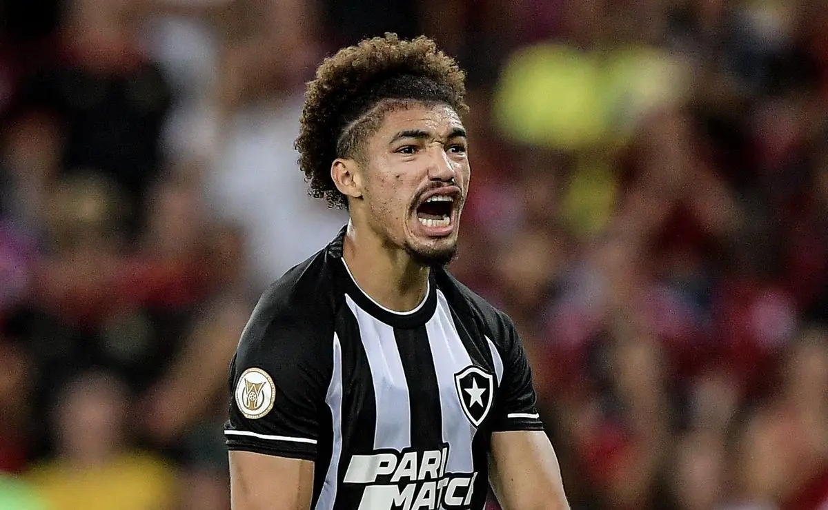 Fluminense busca Adryelson, com aval do atleta, e negocia redução de valores com o Al Wasl