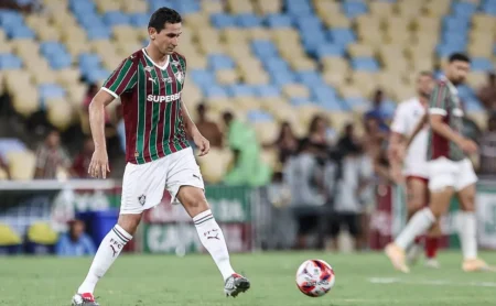 Fluminense supera o Bangu e chega à semifinal com pênalti polêmico no Maracanã