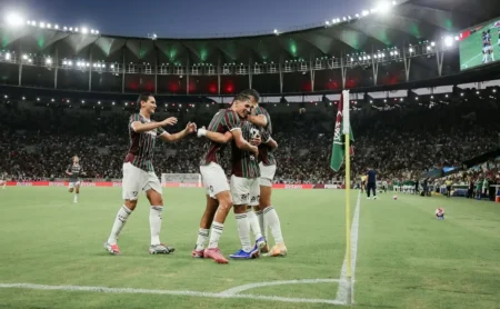 Fluminense sem desfalques no jogo de ida da semifinal contra o Vasco pelo Carioca Fluminense sem desfalques no jogo de ida da semifinal contra o Vasco pelo Carioca