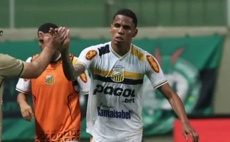 Fluminense perde chance e Botafogo avança na disputa por Dantas Fluminense perde chance e Botafogo avança na disputa por Dantas