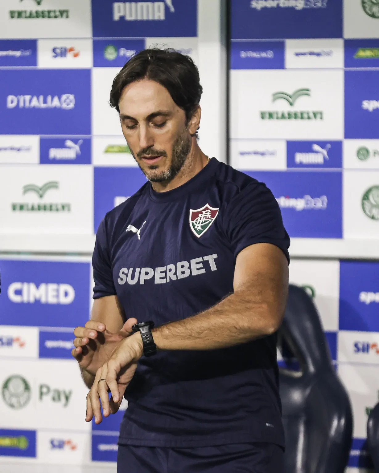 Fluminense busca atacante na reta final da janela de transferências: "Tomara que consigamos"