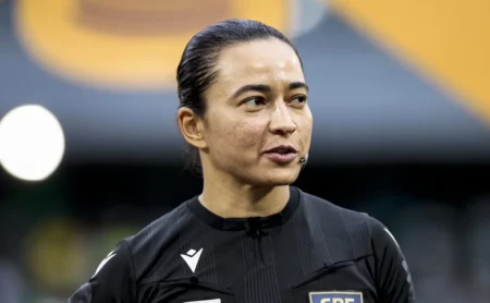 FPF designa Edina Alves Batista para apitar Palmeiras x Capivariano nas quartas do Paulistão