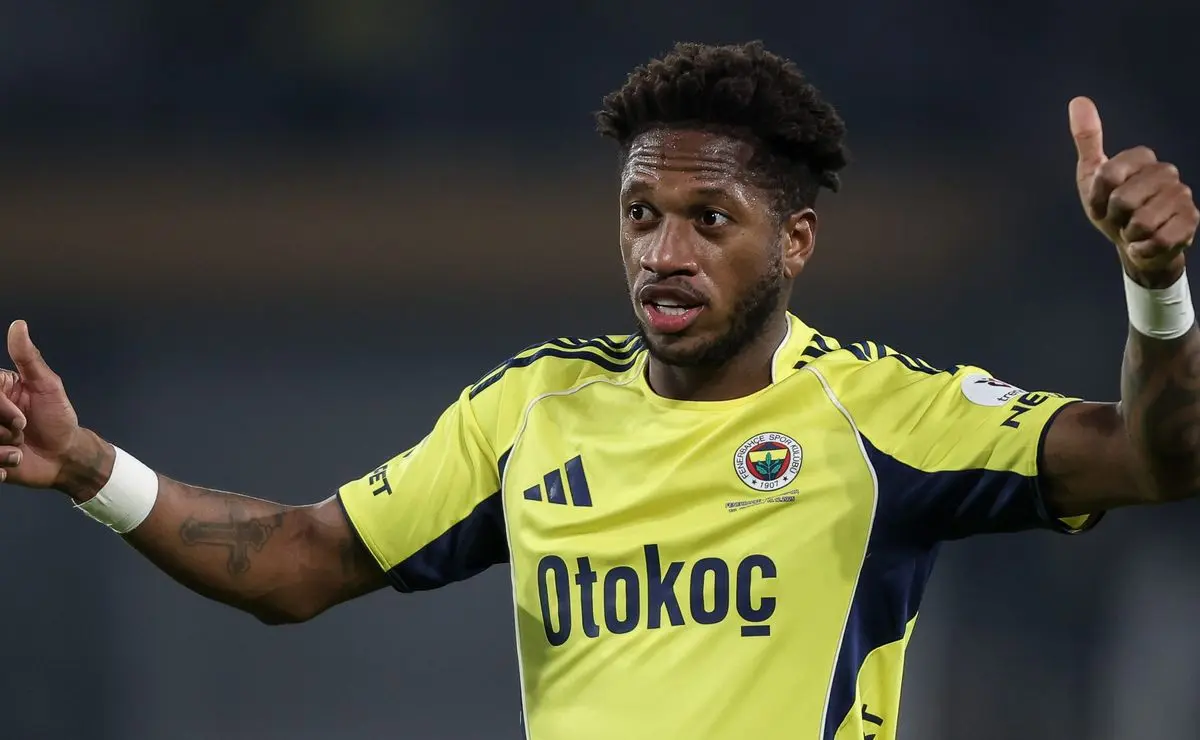 Fred é oferecido ao Palmeiras e aceita rescindir contrato com o Fenerbahçe mediante pagamento dos salários restantes. Fred é oferecido ao Palmeiras e aceita rescindir contrato com o Fenerbahçe mediante pagamento dos salários restantes.