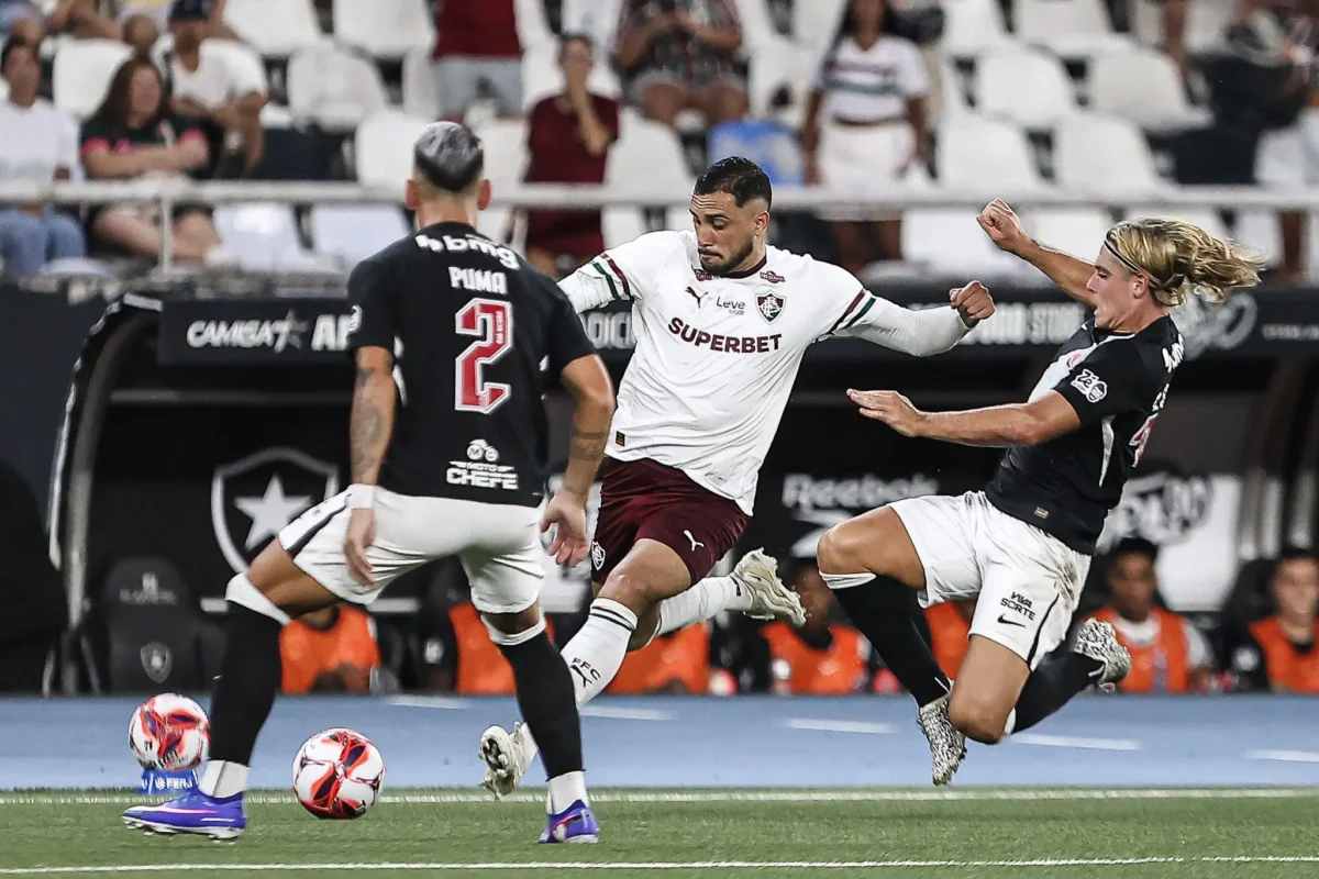 Freytes detalha falha em jogada ensaiada do Fluminense e explica expulsão: "Houve um mal-entendido"