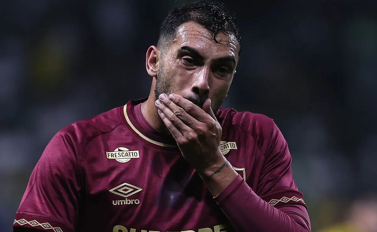 Freytes supera vaios, cumpre metas no Fluminense e é recompensado com aumento salarial Freytes supera vaios, cumpre metas no Fluminense e é recompensado com aumento salarial