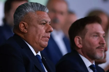 Futebol argentino em greve em apoio ao presidente da federação investigado por fraude