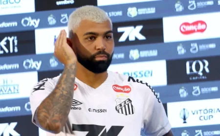 Gabigol tranquiliza sobre salários no Santos em meio à crise: "Está em dia"