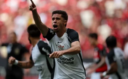 Gabriel Paulista se destaca no Corinthians e assume papel crucial contra o Bragantino