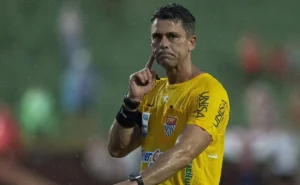 Gol anulido de Gabigol em Noroeste x Santos: VAR gera polêmica após análise de imagem