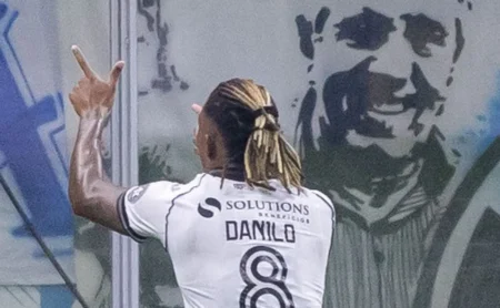 Gol de Danilo não evita derrota do Botafogo; Grêmio vence na Arena em Porto Alegre