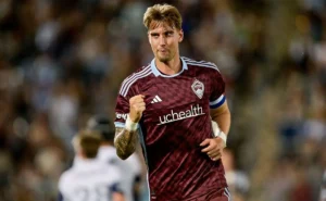 Grêmio avalia a contratação do zagueiro dinamarquês Andreas Maxsø, livre no mercado.