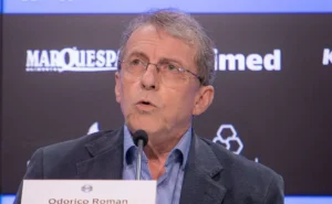 Grêmio avança em nova contratação de volante e negocia com outro jogador