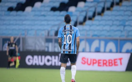 Grêmio busca definir futuro de Cristaldo até a próxima semana e preserva clube interessado em sigilo