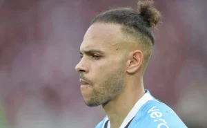 Grêmio confirma grande reformulação e Braithwaite lidera lista de dispensas para 2026