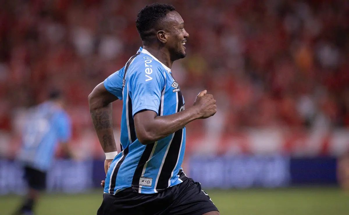 Grêmio e Edenilson: negociação em andamento para rescisão, com acerto próximo com o Botafogo Grêmio e Edenilson: negociação em andamento para rescisão, com acerto próximo com o Botafogo