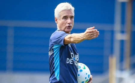 Grêmio estuda reforços para o ataque e lateral a partir de junho com Luís Castro