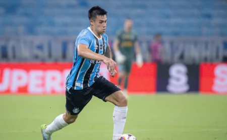 Grêmio mira em troca por Aravena e prioriza argentino do Racing no mercado