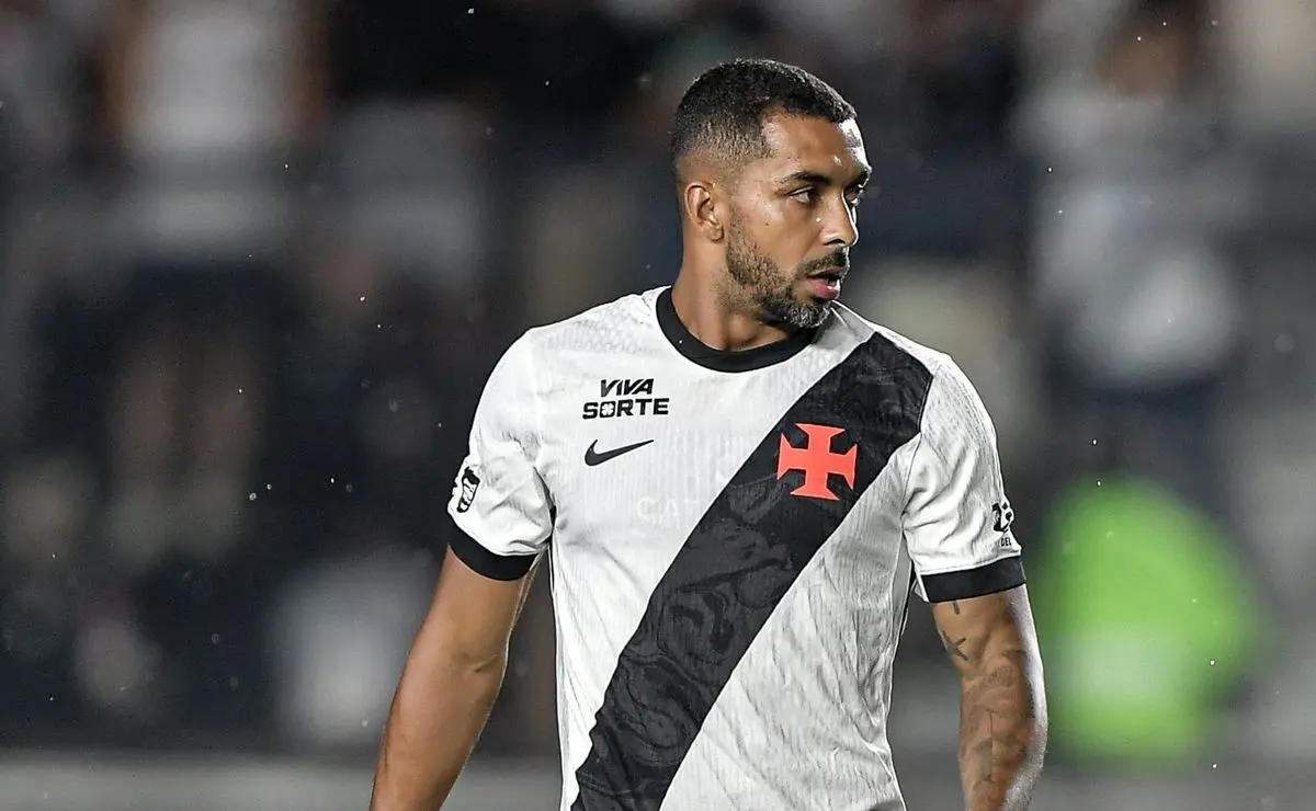 Grêmio tem oferta de R$ 12 milhões e jogador recusada pelo Vasco por Paulo Henrique Grêmio tem oferta de R$ 12 milhões e jogador recusada pelo Vasco por Paulo Henrique