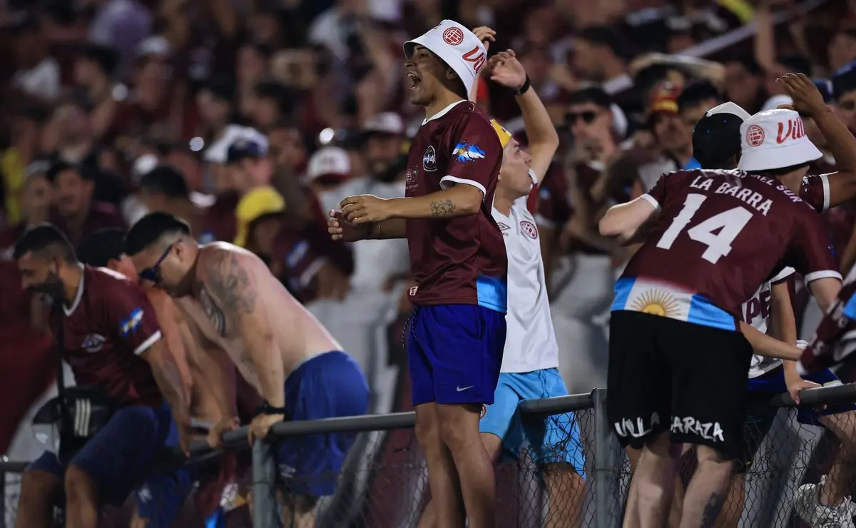 Histórico confronto entre Lanús e Flamengo ganha destaque antes da decisão da Recopa Sul-Americana Histórico confronto entre Lanús e Flamengo ganha destaque antes da decisão da Recopa Sul-Americana