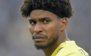 Hugo Souza defende árbitra Daiane Muniz e critica fala machista após classificação do Corinthians Hugo Souza defende árbitra Daiane Muniz e critica fala machista após classificação do Corinthians