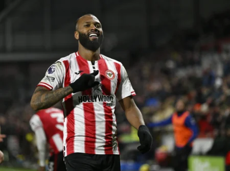 Igor Thiago renova contrato com o Brentford até 2031, consolidando-se como destaque no Inglês