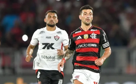 Inteligência Artificial prevê vitória do Flamengo sobre o Vitória com triunfo de Arrascaeta no Brasileirão Inteligência Artificial prevê vitória do Flamengo sobre o Vitória com triunfo de Arrascaeta no Brasileirão
