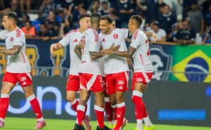 Inter cede empate ao Remo em Belém com erro de Rochet e segue sem vitória no Brasileirão