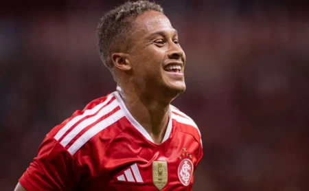 Inter demonstra otimismo com permanência de Vitinho após proposta