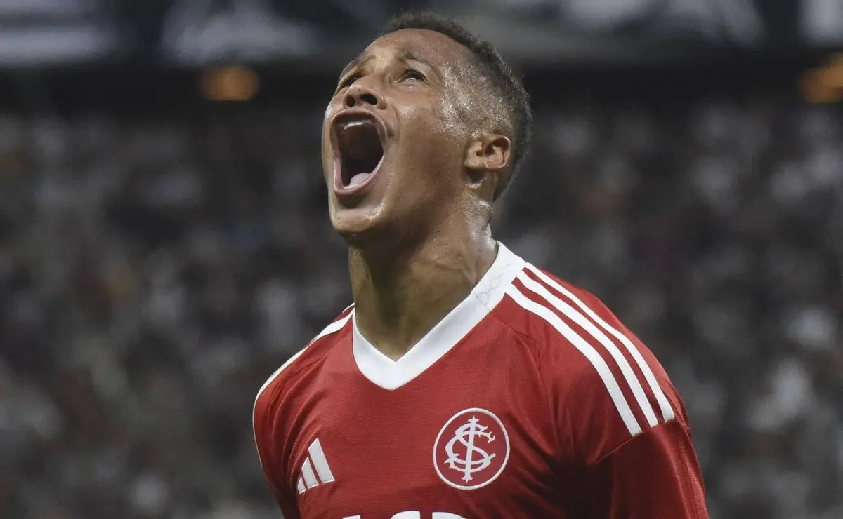 Inter e Santos: impasse na renovação de Vitinho após contratação de Moisés Inter e Santos: impasse na renovação de Vitinho após contratação de Moisés