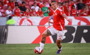 Internacional pode liberar Alan Benítez para o Libertad após desistência do Cerro Porteño.