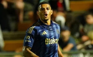 Internacional avança em contratação de zagueiro e Diego Carlos é o alvo, informa jornalista