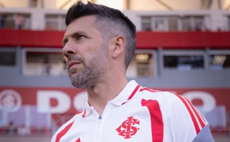 Internacional libera Alan Benítez, com aval de Paulo Pezzolano, que acerta com o Libertad