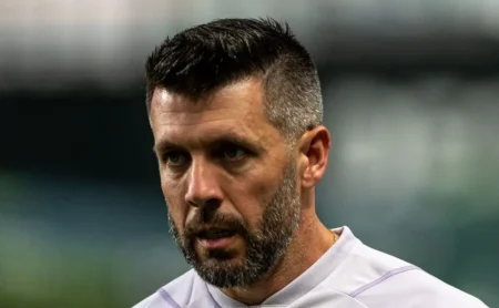 Internacional pode adiar contratação de zagueiro e aguardar a próxima janela de transferências