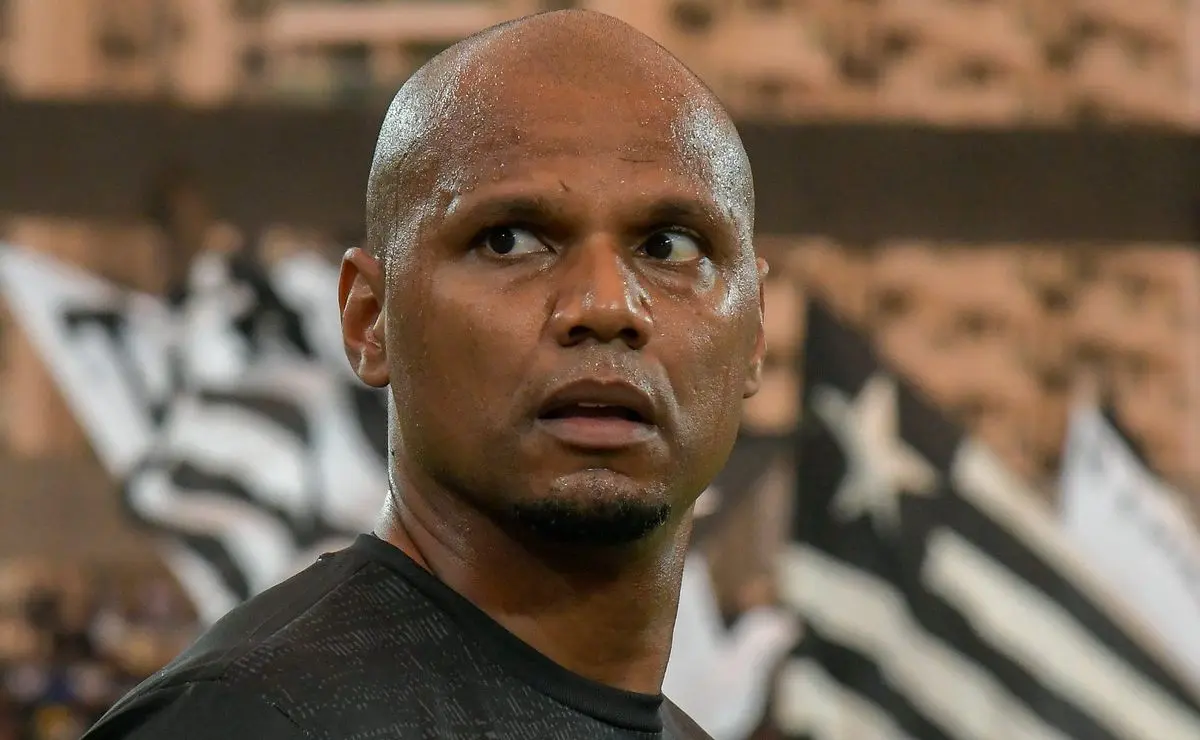 Jefferson esclarece disputa pela titularidade no gol do Botafogo e revela detalhes sobre Neto
