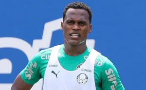 Jhon Arias pode substituir Maurício no Palmeiras contra o São Paulo