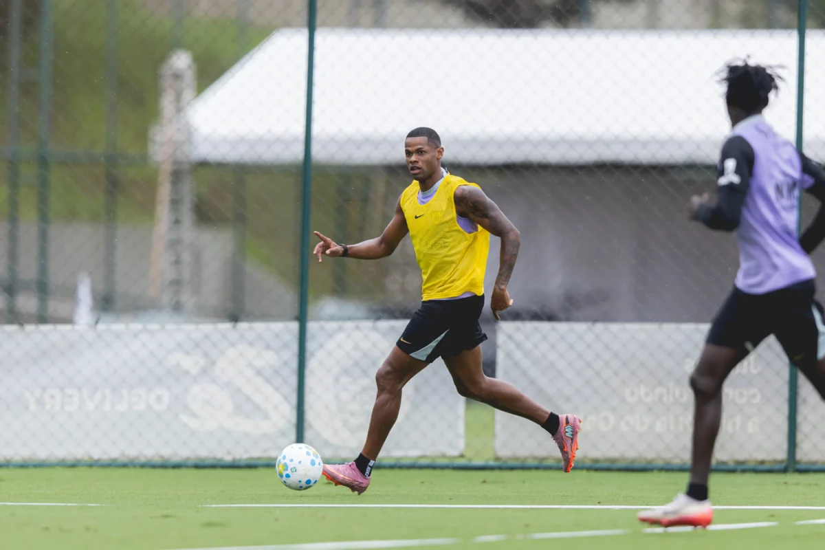 Júnior Santos: entenda o motivo de sua ausência na semifinal do Atlético-MG Júnior Santos: entenda o motivo de sua ausência na semifinal do Atlético-MG