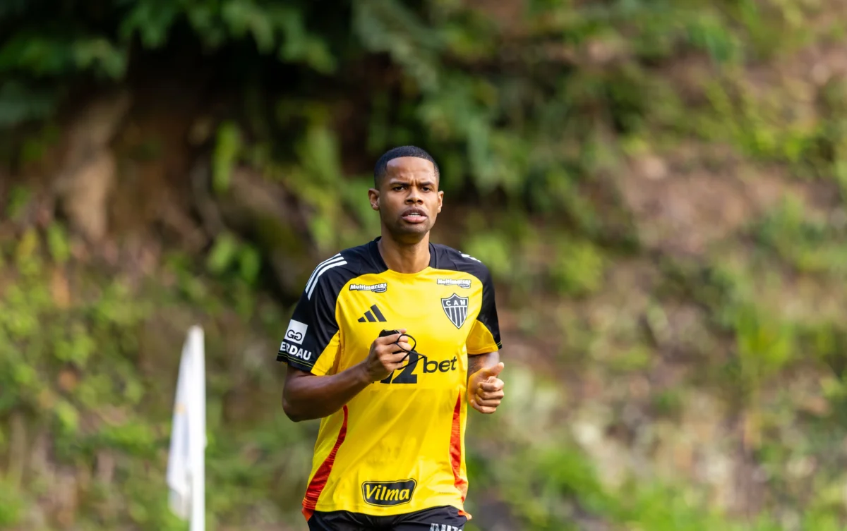Júnior Santos, de reserva a esperança por estreia no Atlético-MG