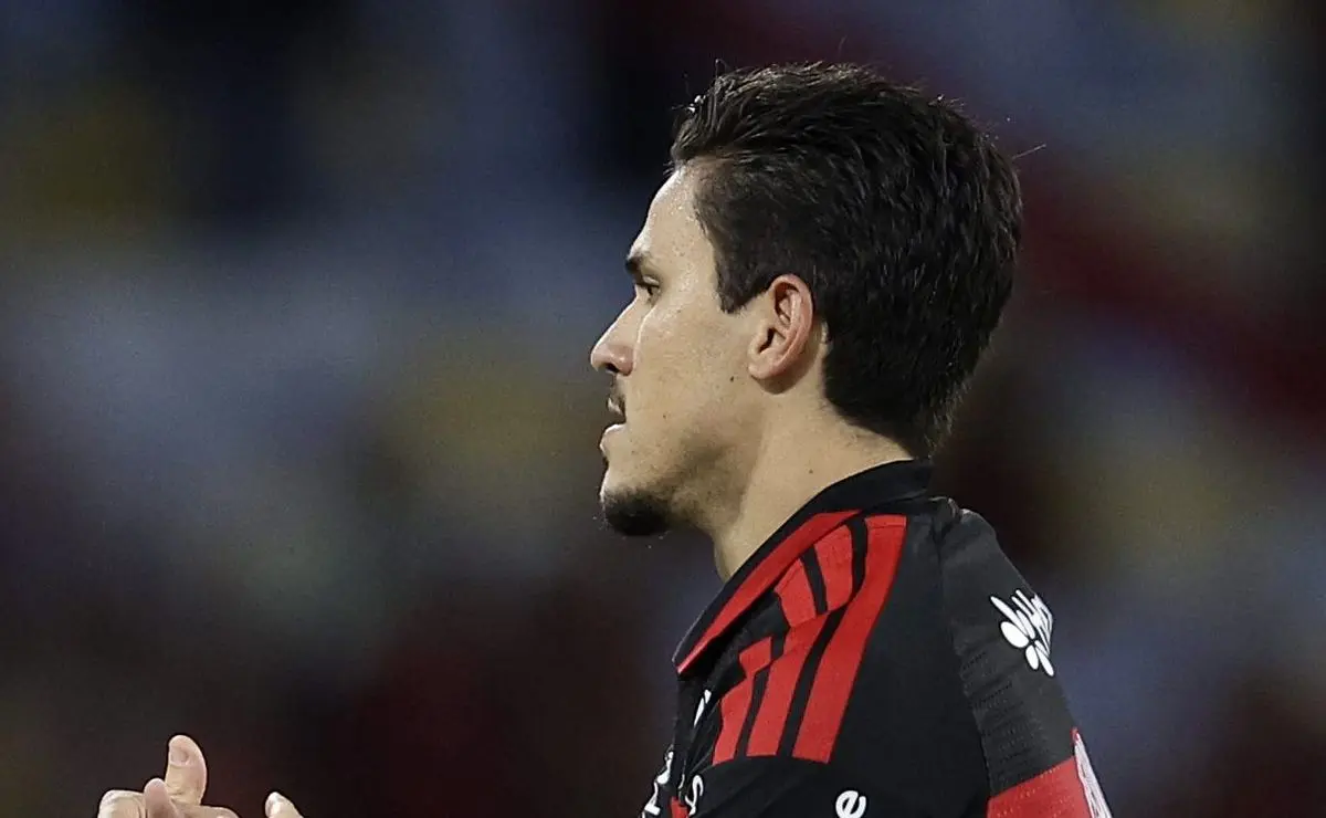 Jogadores de destaque do Flamengo demonstram insatisfação com a diretoria por descumprimento de promessas Jogadores de destaque do Flamengo demonstram insatisfação com a diretoria por descumprimento de promessas