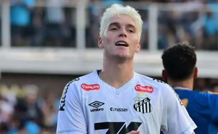 Jorge Nicola nega transferência de Benjamín Rollheiser do Santos para o São Paulo por Alisson