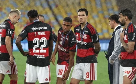 Jornal Olé provoca Flamengo com apelido após título do Lanús: “Maragranazo” Jornal Olé provoca Flamengo com apelido após título do Lanús: “Maragranazo”