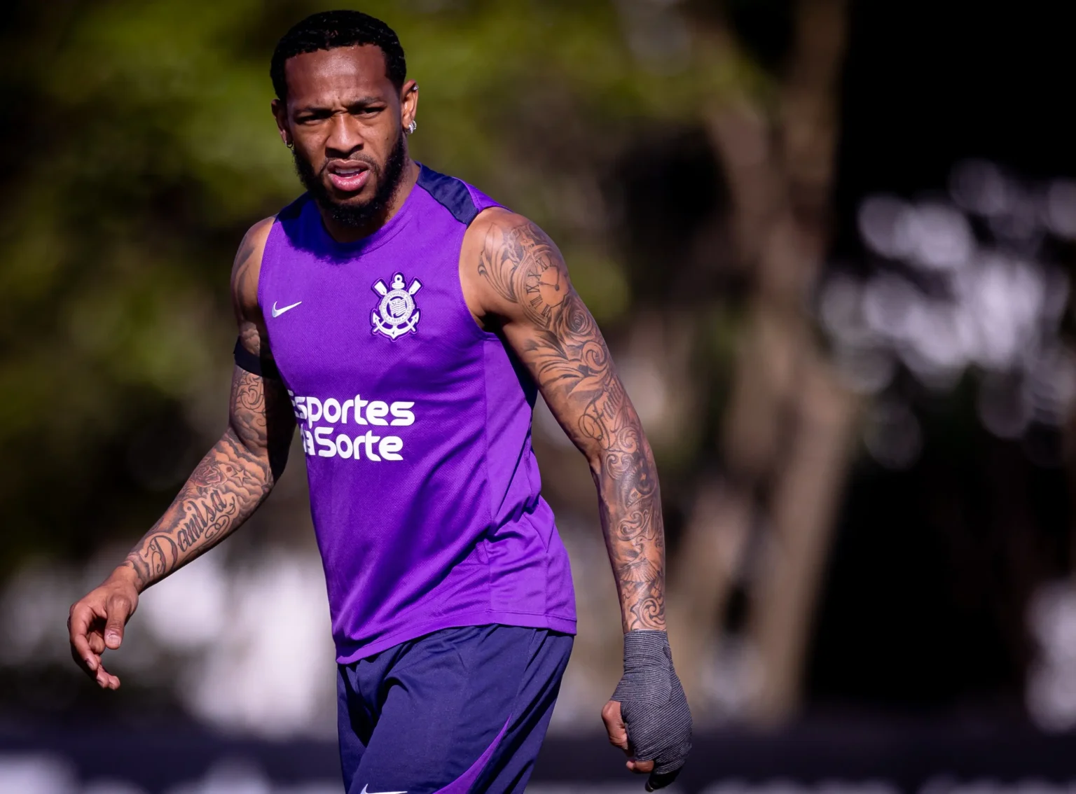 José Martínez sofre ruptura de ligamento e vira dúvida no Corinthians para 2026