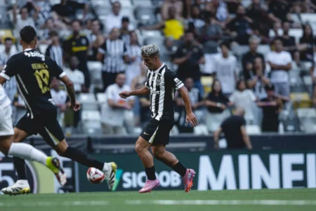 Jovem promessa do Atlético-MG sofre lesão na coxa