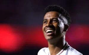 Juan acompanha Marcos Antônio de perto e Ancelotti avalia possível convocação para a Seleção Brasileira