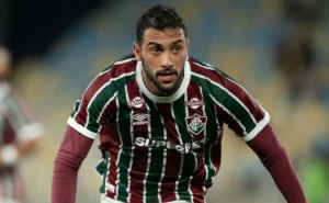 Juan Freytes esteve envolvido em quatro dos seis gols sofridos pelo Fluminense em 2026