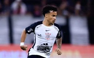 Kaio César sofre lesão no início de Corinthians x Capivariano e preocupa torcida.